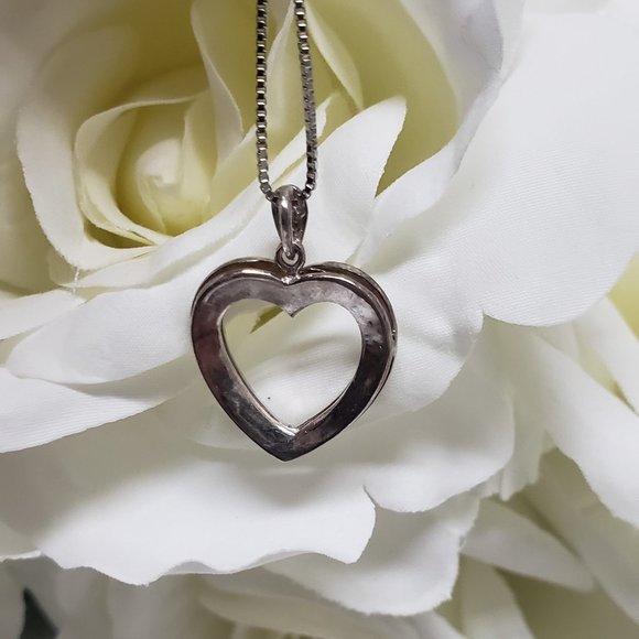 Heart Shape Pendant Necklace in 925 Silver - Picture 3 of 4